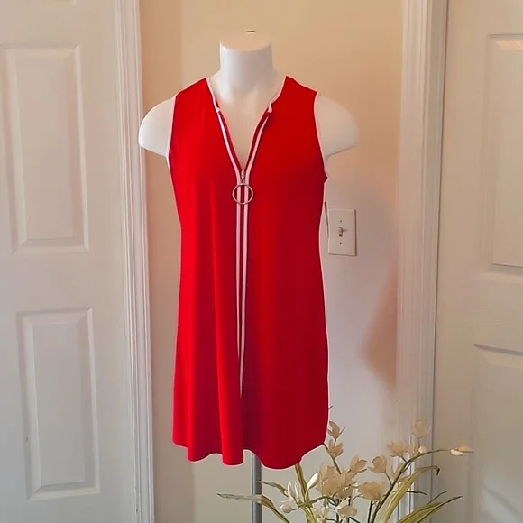 Gorgeous Red Jersey Dress with White Trim - Picture 1 of 3